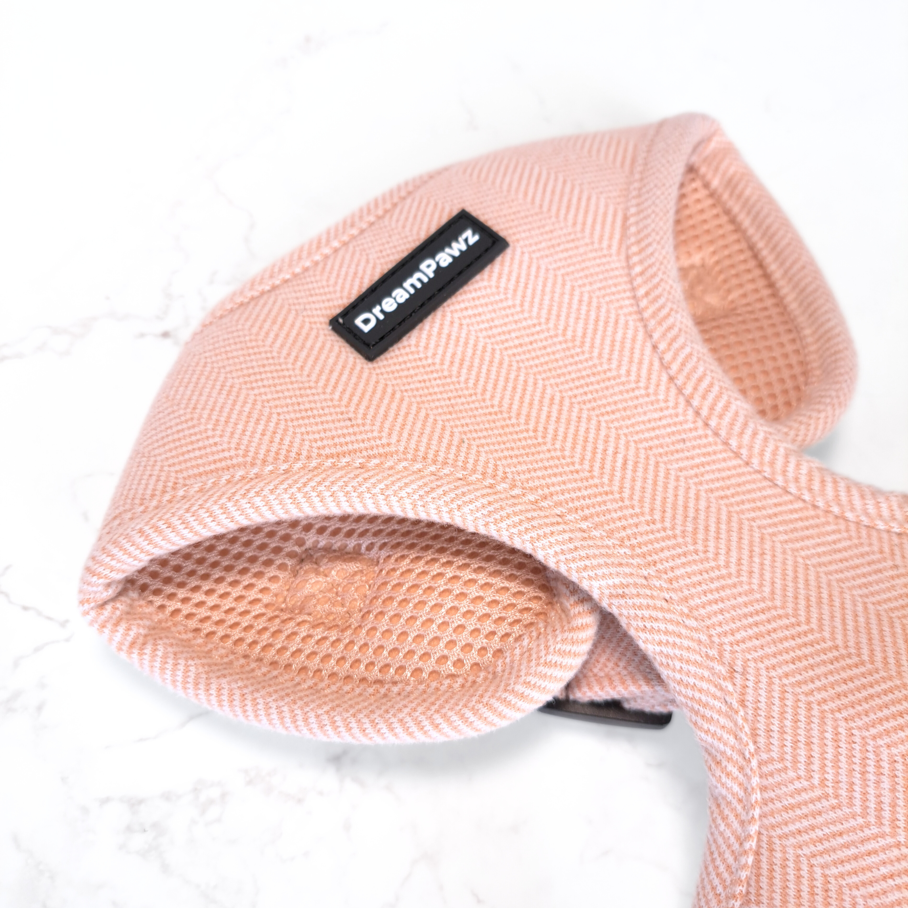 DreamPawz Licht Roze visgraattuigje detail