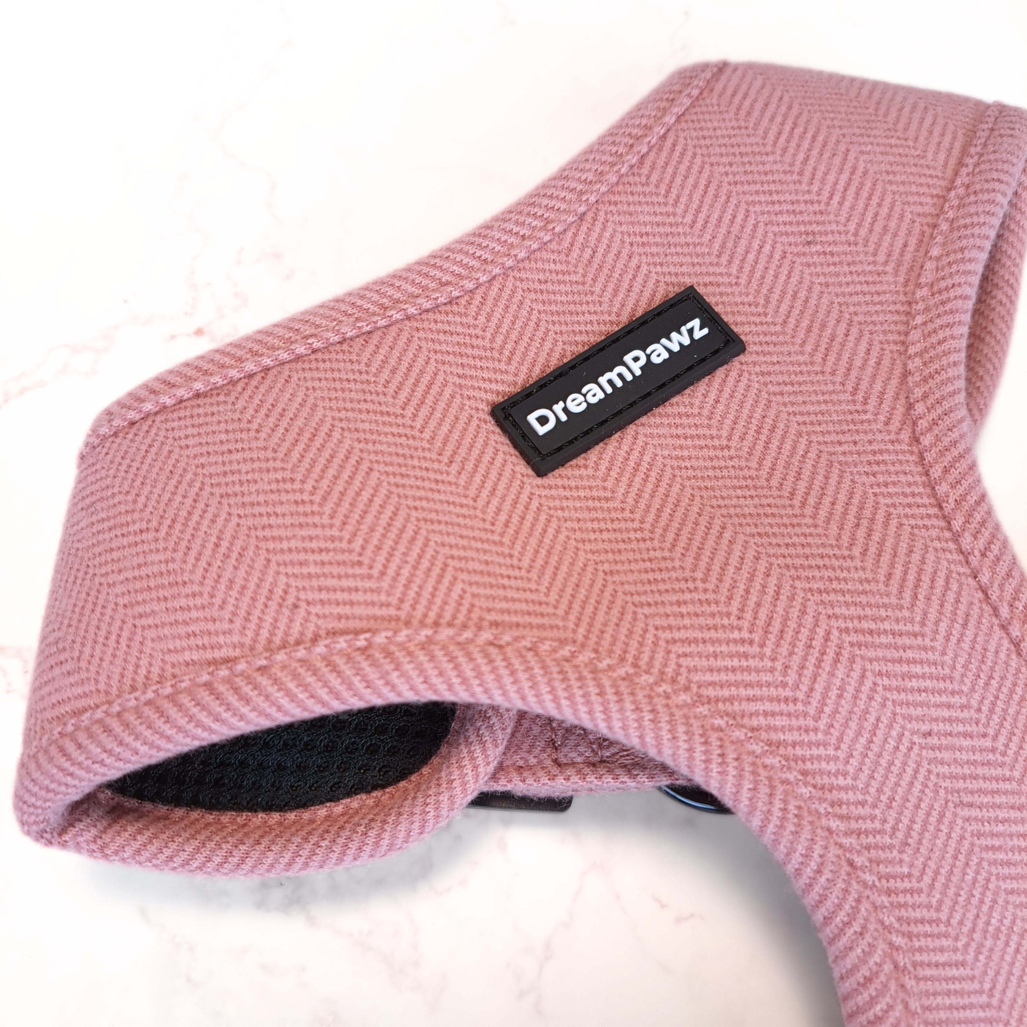 DreamPawz Roze visgraattuigje detail