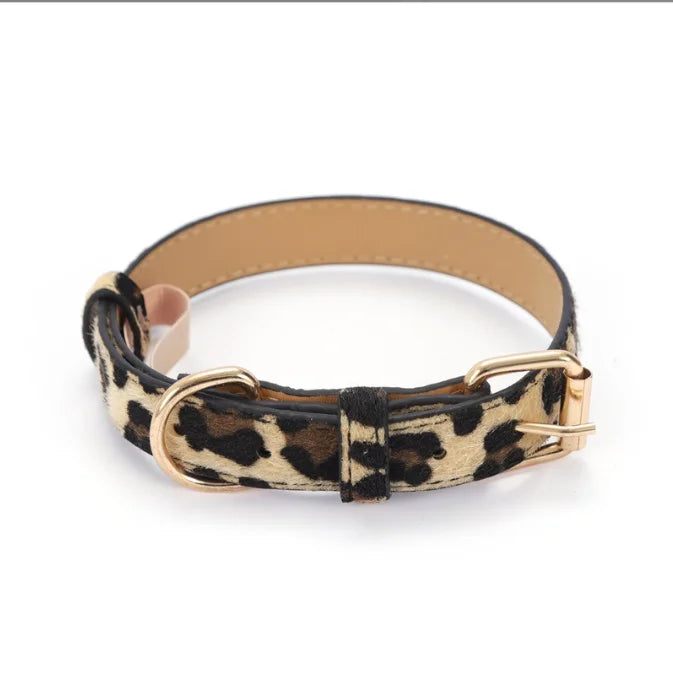 Hondenhalsband met panter print vooraanzicht